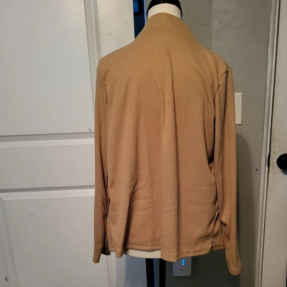 🩷 3/$15 Tan Long Sleeve Open Front Cardigan, Mediun, Like New, Never Worn - Picture 2 of 4